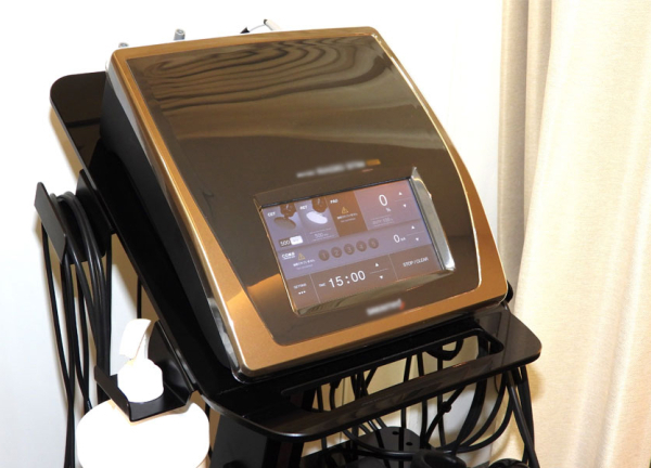 蒼整骨院　吉祥寺東急ＲＥＩホテル店(施術機器も用意しています。)