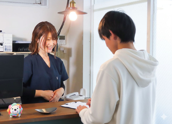 長崎きざし鍼灸整骨院　宝町店(受付です。)