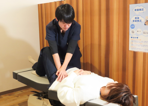 長崎きざし鍼灸整骨院　宝町店(骨盤にアプローチし全身のゆがみを整えます。)
