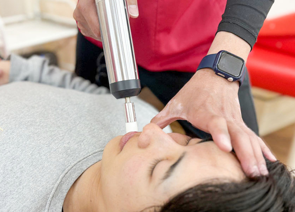 クレアーレ接骨院・整体院　真法院(神経の乱れを調整します。)