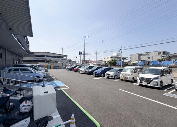 世界のこころ整体院　イオンタウン東浦和院(敷地内に駐車場がございます。)