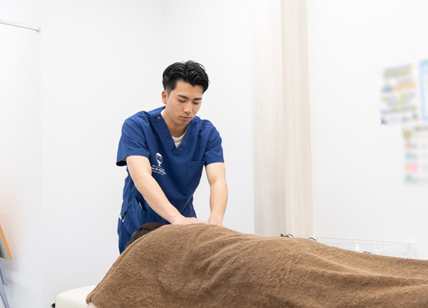 マーサ鍼灸整骨院　新小岩院(負担がかかる身体のゆがみへ直接アプローチして、本来のお身体の状態へ戻していきます。)