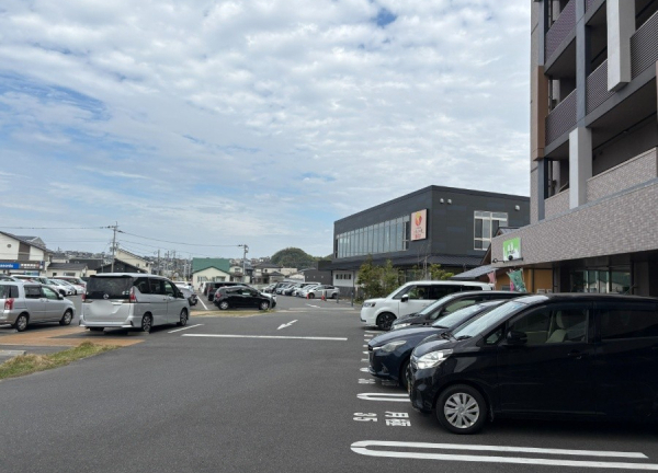ＮＡＯＳＥＬ水巻整骨院(無料でお停めできる駐車場スペースもありますので、お気軽にご利用ください。)