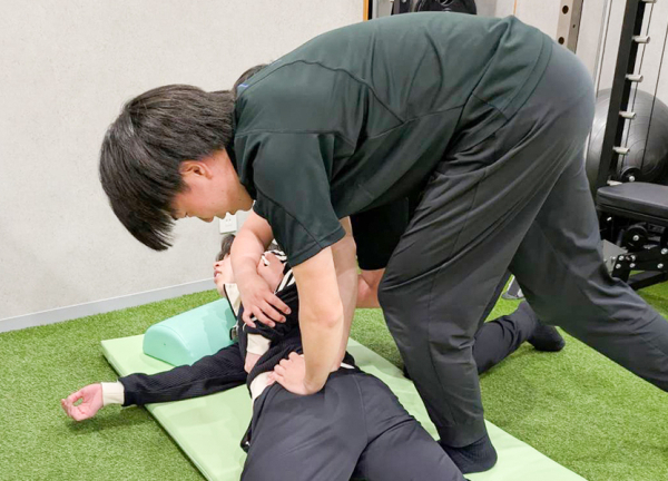 ＧＲＯＷＵＰ鍼灸整骨院　ラスパ西大和(筋肉をほぐしてコリや痛みの緩和をおこないます。)