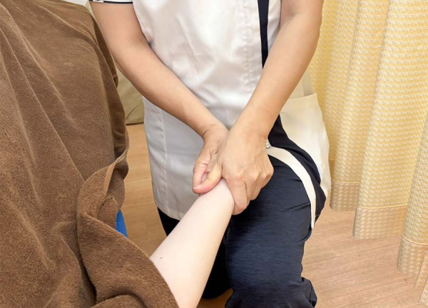 わだ整骨院(見逃されがちな指先まで丁寧に施術をおこないます。)