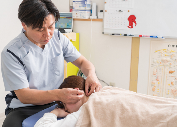上福岡しらふじ整骨院【鍼灸】(深部のこり固まった筋肉は鍼でアプローチします。)