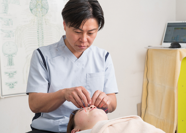 上福岡しらふじ整骨院【鍼灸】(肌の深層を刺激して、本来持っている力を引き出します。)