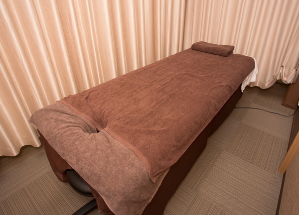 中国式気功整体院　Re+リ・プラス(オイルなどはこちらの個室で行います。)