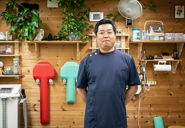 岡　清隆スタッフ紹介スタッフ写真01