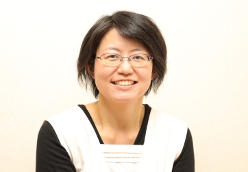 女性スタッフスタッフ紹介スタッフ写真02