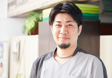 佐伯　克高スタッフ紹介スタッフ写真01